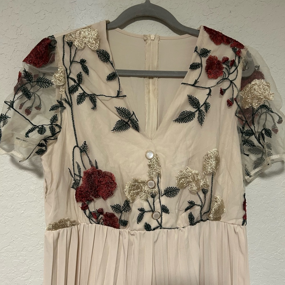 Elegant Boho Champagne Tone Floral Embroidered Patchwork Pleated Jumpsuit - Picture 3 of 9